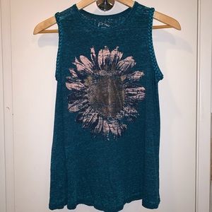 Girl’s graphic tank top with braids